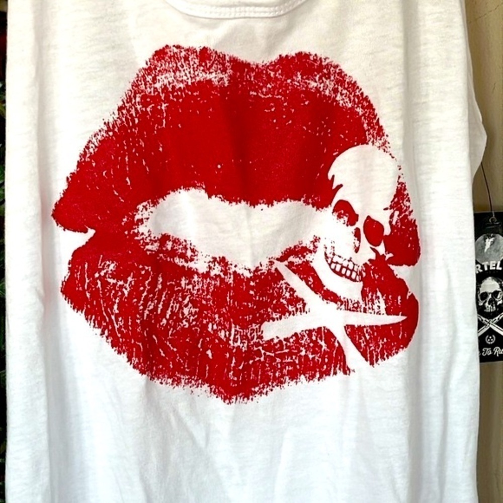 Brand New Cartel Ink White Racerback Tank Top Red Lips Skull Crossbones Punk - Picture 2 of 12